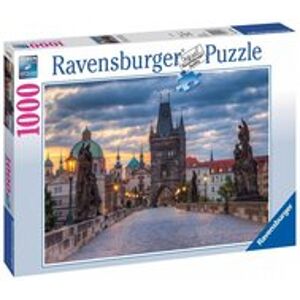 Puzzle Ravensburger Praha: Procházka po Karlově mostě 1000 dílků